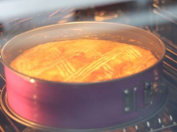 Kue Basque, resepnya dijelaskan secara rinci - Persiapan langkah 16