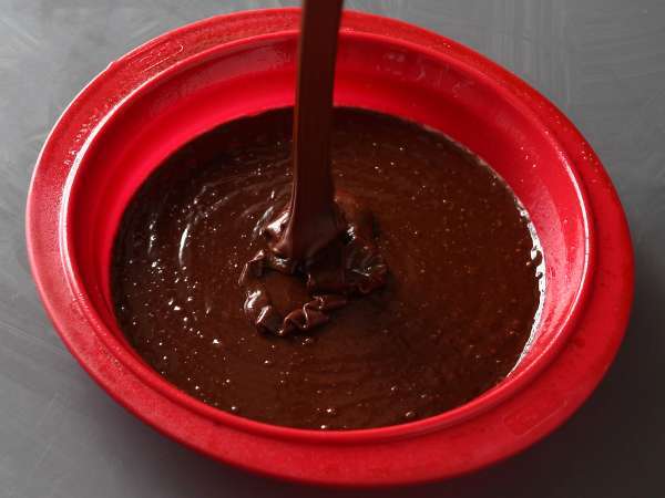 Kue cokelat yang mudah dan lembap - Persiapan langkah 4