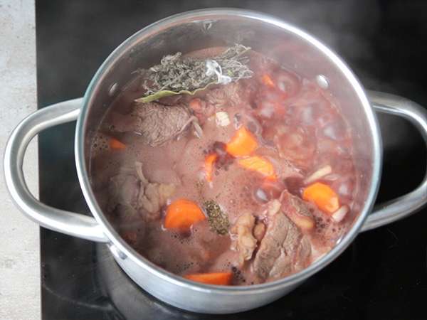 Daging sapi bourguignon - Persiapan langkah 3