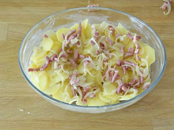 Tartiflette Savoyard tradisional - Persiapan langkah 3