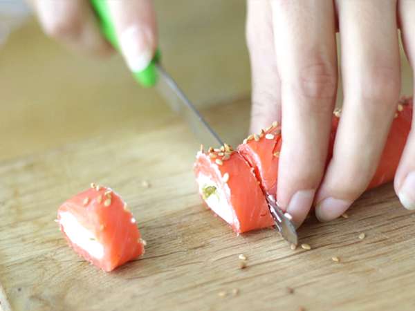 Salmon gulung dengan keju kambing dan asparagus - Persiapan langkah 4