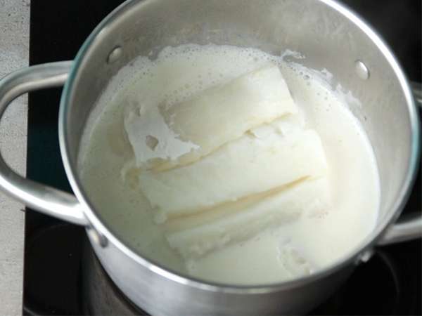 Ikan kod dengan krim, resep tradisional Portugis - Persiapan langkah 1