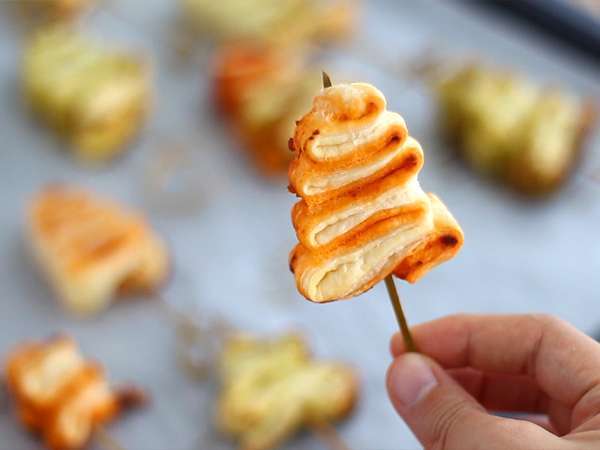 Pohon Natal puff pastry pesto untuk minuman beralkohol Natal - Persiapan langkah 6