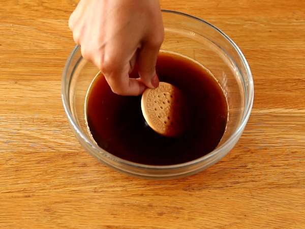 Kue biskuit Portugis, bolo de bolacha - Persiapan langkah 2