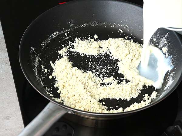 Las gachas, krim Andalusia dengan adas hijau dan kayu manis - Persiapan langkah 3