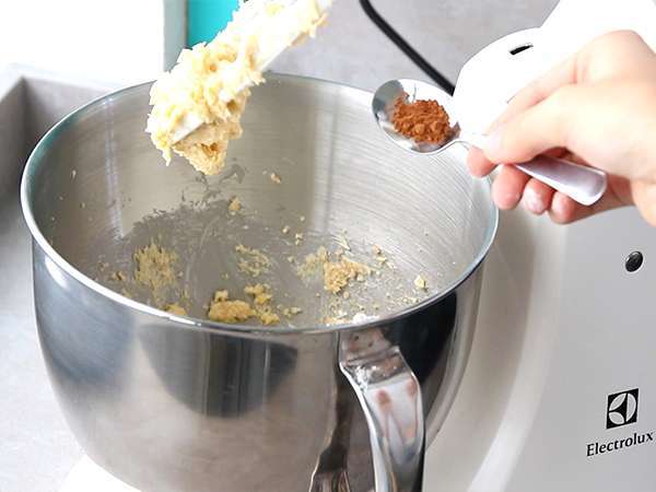 Rumah roti jahe untuk Natal - Persiapan langkah 2