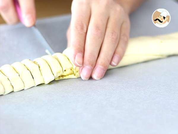 Karangan bunga puff pastry pesto untuk minuman beralkohol - Persiapan langkah 2