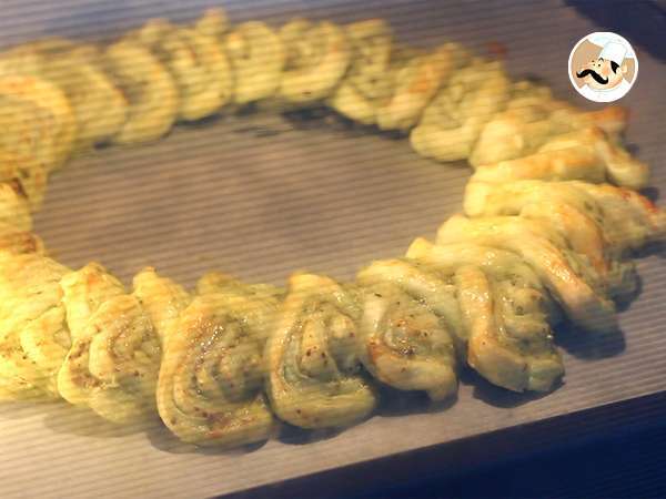 Karangan bunga puff pastry pesto untuk minuman beralkohol - Persiapan langkah 6