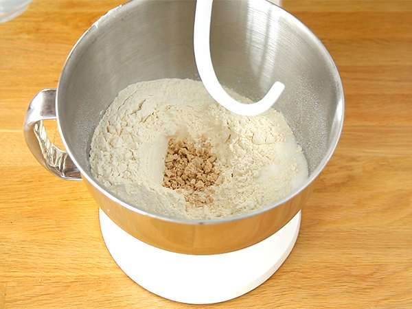 Brioche des rois selangkah demi selangkah - Persiapan langkah 1