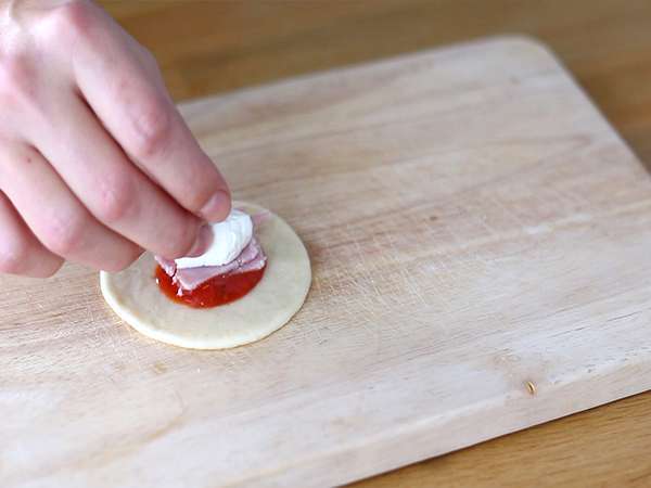 Bola-bola pizza untuk dibagikan - Persiapan langkah 2