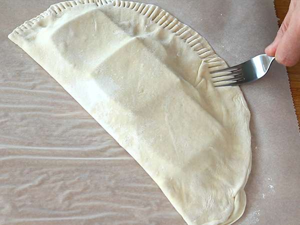 Chausson dengan raclette, calzone Savoyard - Persiapan langkah 4