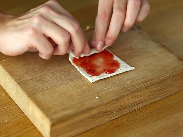 Roti dibungkus dengan selai - Persiapan langkah 2