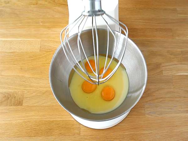 Kue susu kental manis yang lezat dan lembab - Persiapan langkah 1