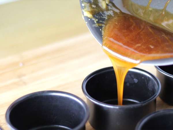 Flan dengan susu kental manis - Persiapan langkah 2