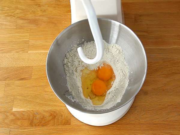 Mouna, brioche Paskah tradisional - Persiapan langkah 2