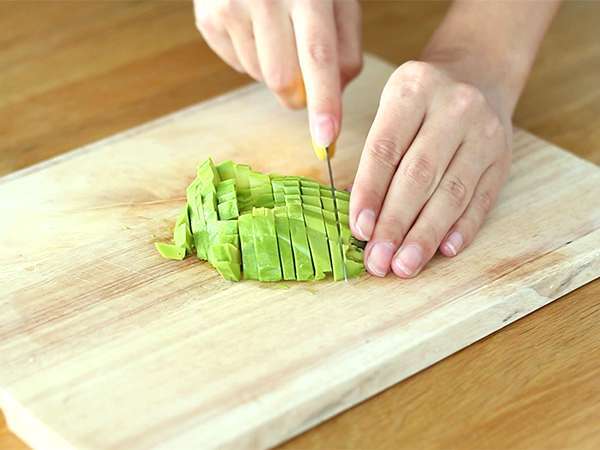 Roti panggang salmon dan alpukat - Persiapan langkah 1