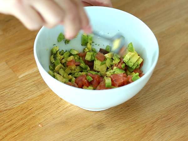Roti panggang salmon dan alpukat - Persiapan langkah 2