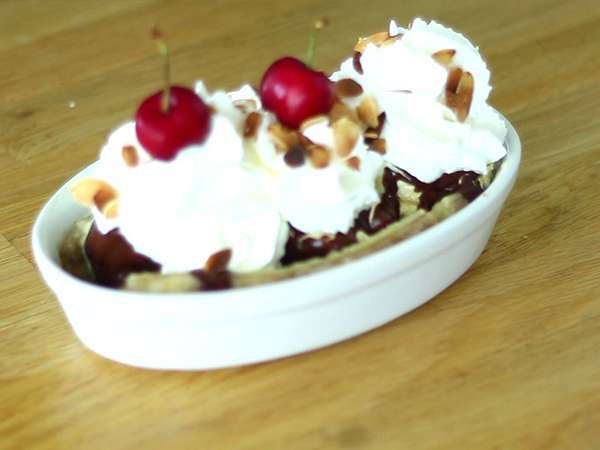 Banana Split, hidangan penutup beku yang terkenal - Persiapan langkah 3