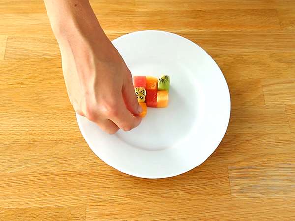 Kubus Rubik Buah, salad buah yang didesain khusus - Persiapan langkah 2