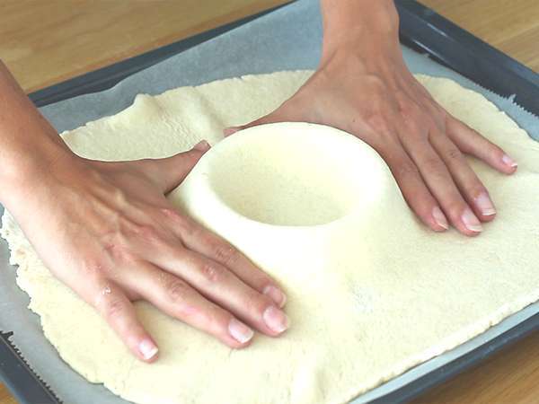 Pizza dengan Kit Kat dan yoghurt Chocolate Danette - Persiapan langkah 2