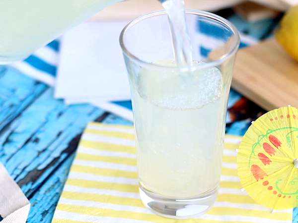 Limun yang mudah dan memuaskan dahaga - Persiapan langkah 4