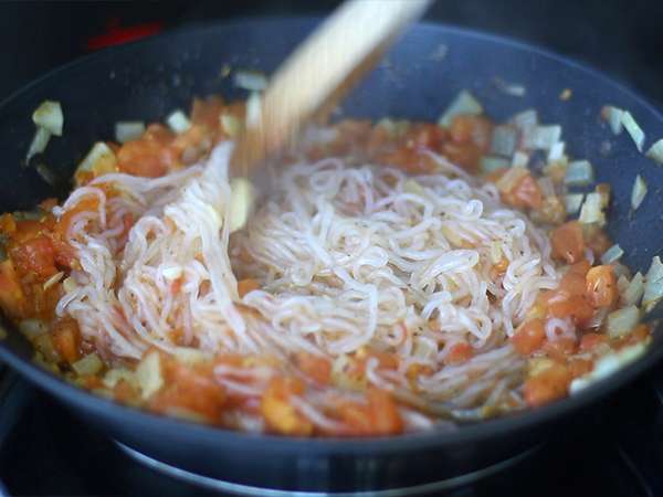 Spaghetti konjak gaya Provençal - Persiapan langkah 4