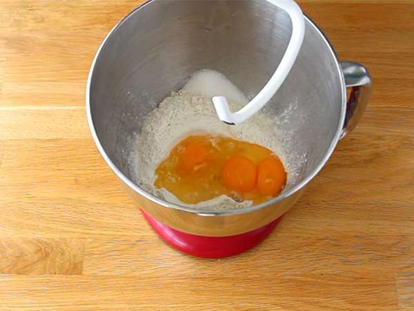 Tarte tropézienne dijelaskan langkah demi langkah - Persiapan langkah 1