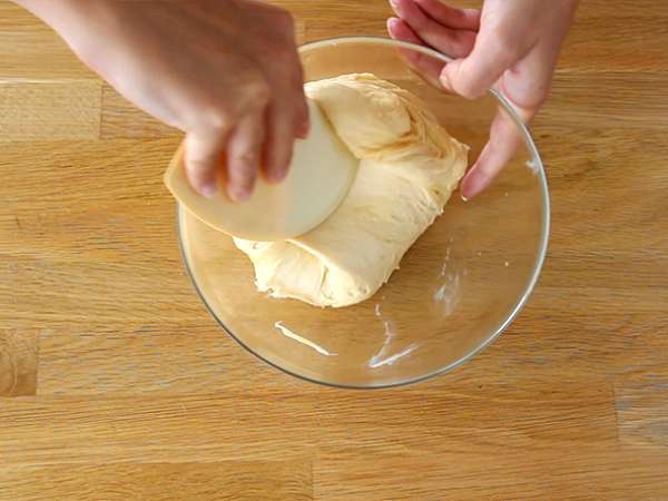 Tarte tropézienne dijelaskan langkah demi langkah - Persiapan langkah 3