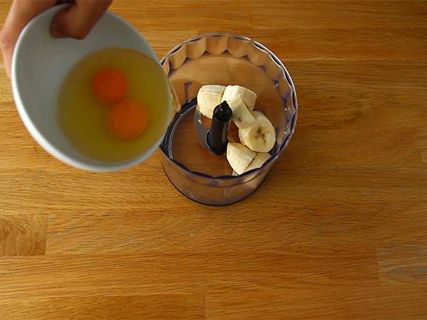 Pancake cepat bebas gluten (pisang + telur) - Persiapan langkah 1