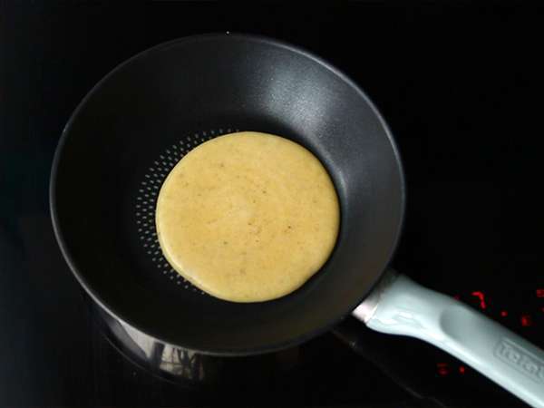 Pancake cepat bebas gluten (pisang + telur) - Persiapan langkah 3