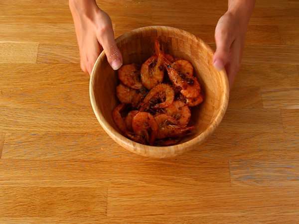 Udang flambéed dalam wiski, resepnya secara rinci - Persiapan langkah 4