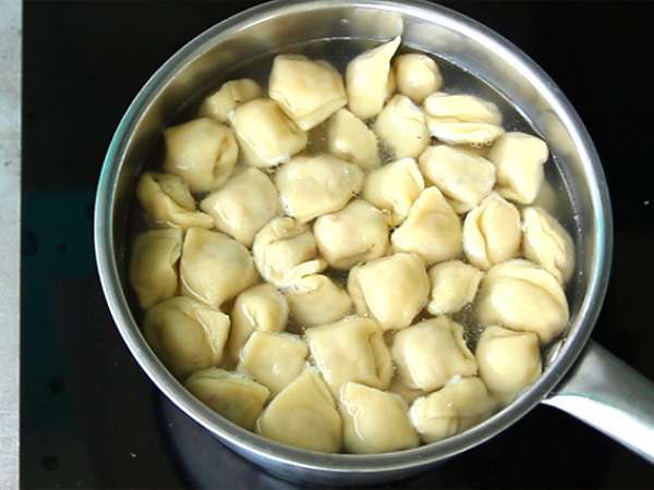 Tortellini dengan parmesan, ham, dan kemangi - Persiapan langkah 8