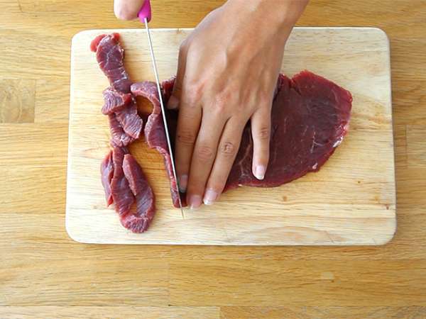 Stroganoff daging sapi yang cepat dan mudah - Persiapan langkah 1