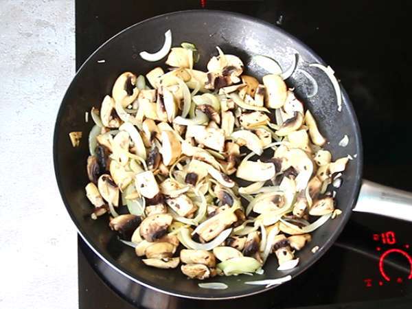 Stroganoff daging sapi yang cepat dan mudah - Persiapan langkah 3