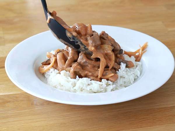 Stroganoff daging sapi yang cepat dan mudah - Persiapan langkah 6