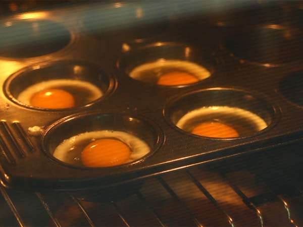 Muffin Inggris dengan telur dan bacon - Persiapan langkah 2