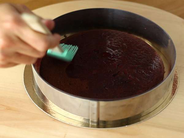 Resep Black Forest dijelaskan secara rinci - Persiapan langkah 6