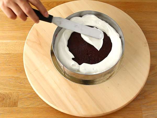 Resep Black Forest dijelaskan secara rinci - Persiapan langkah 8