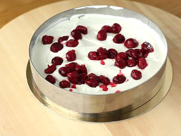 Resep Black Forest dijelaskan secara rinci - Persiapan langkah 9