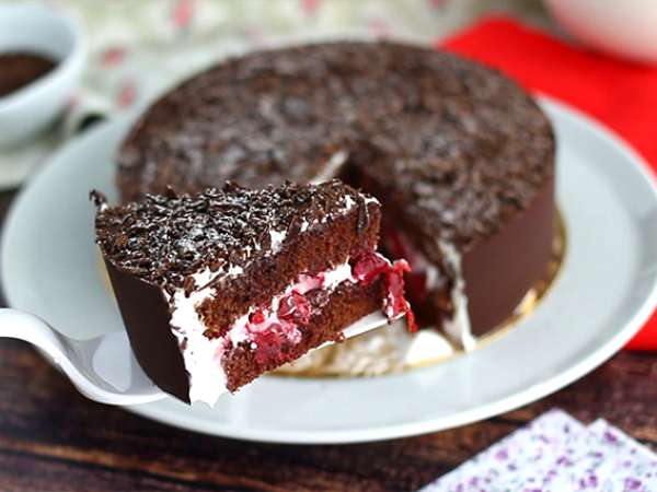 Resep Black Forest dijelaskan secara rinci - Persiapan langkah 16