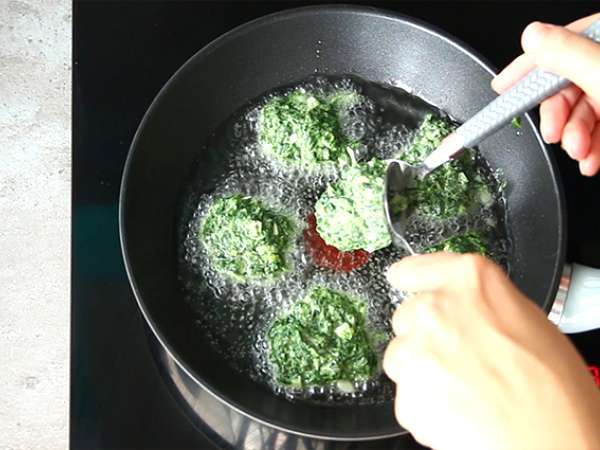 Gorengan bayam yang mudah - Persiapan langkah 3