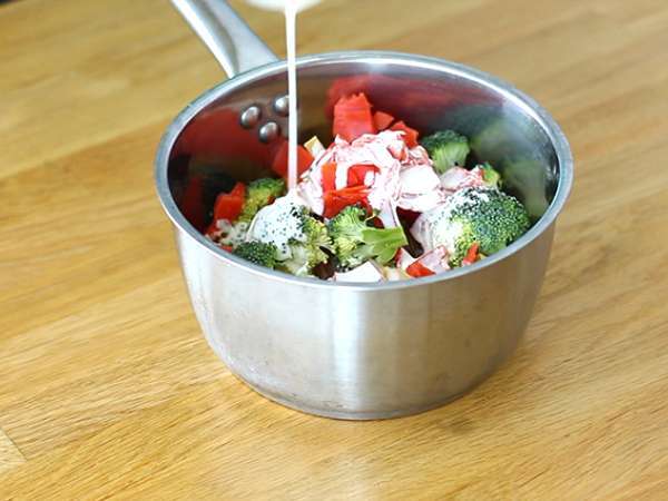 Pasta satu panci - Tagliatelle dengan salmon dan brokoli - Persiapan langkah 2