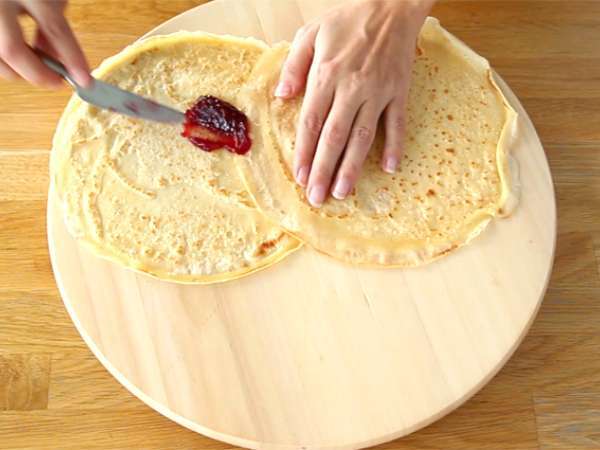 Log crêpe raspberry cokelat putih - Persiapan langkah 3