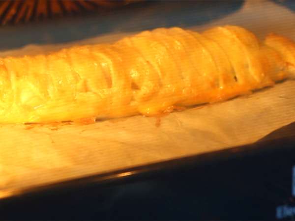 Ikan dalam kulit puff pastry dengan bayam dan keju mozzarella - Persiapan langkah 5