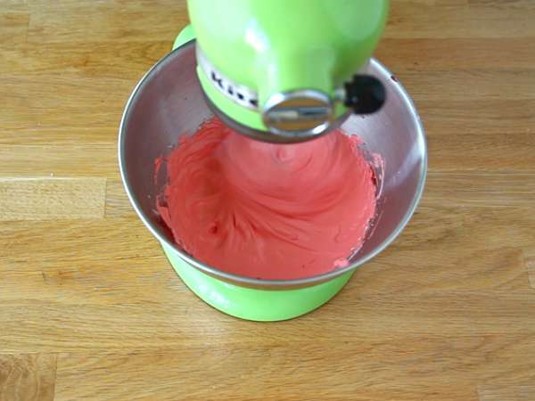 Meringue topi Santa - Persiapan langkah 2