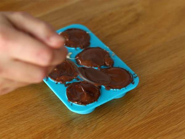 Cokelat buatan sendiri Kinder Schoko-Bons - Persiapan langkah 4