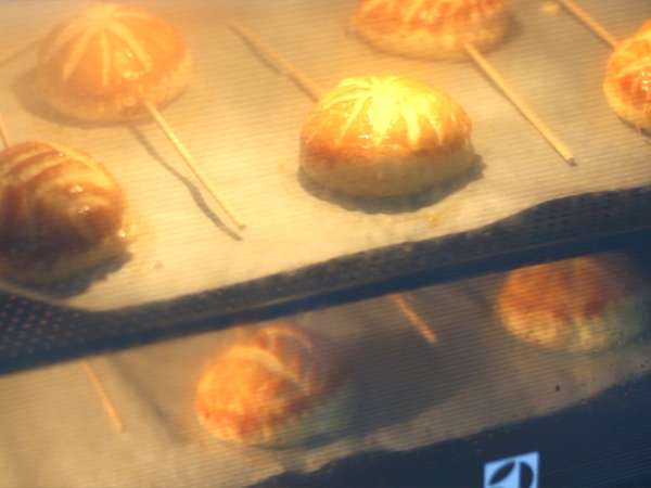 Kue raja mini dengan kepingan cokelat - Persiapan langkah 7