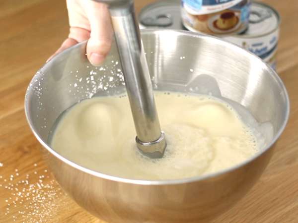 Kue keju susu kental manis dengan kolak buah merah - Persiapan langkah 3