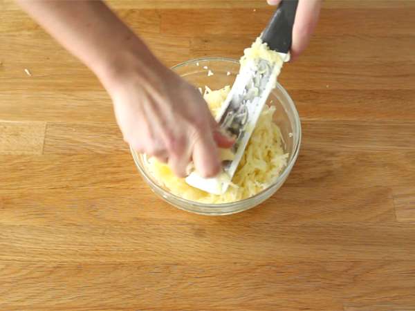 Kentang gulung dengan keju Savoy Raclette dan ham - Persiapan langkah 1