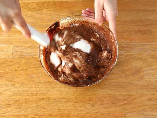 Kue cokelat tanpa mentega! - Persiapan langkah 4